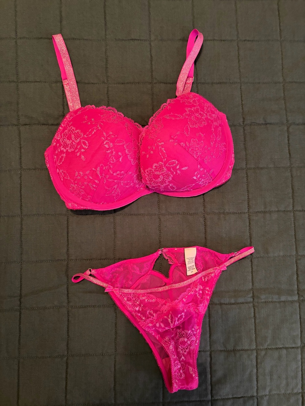 Victoria's Secret Fuchsia Lace Underwire Bra & panty Set
